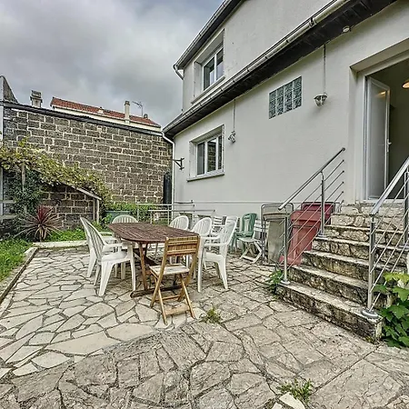 Large House With Garden And Parking, Near Metro Saint-Denis (Seine-Saint-Denis)